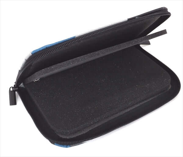 Waterland Spoon Wallet Tasche, elegante schwarze Geldbörse mit Kartenfächern und Reißverschluss, Nahaufnahme des Produktes