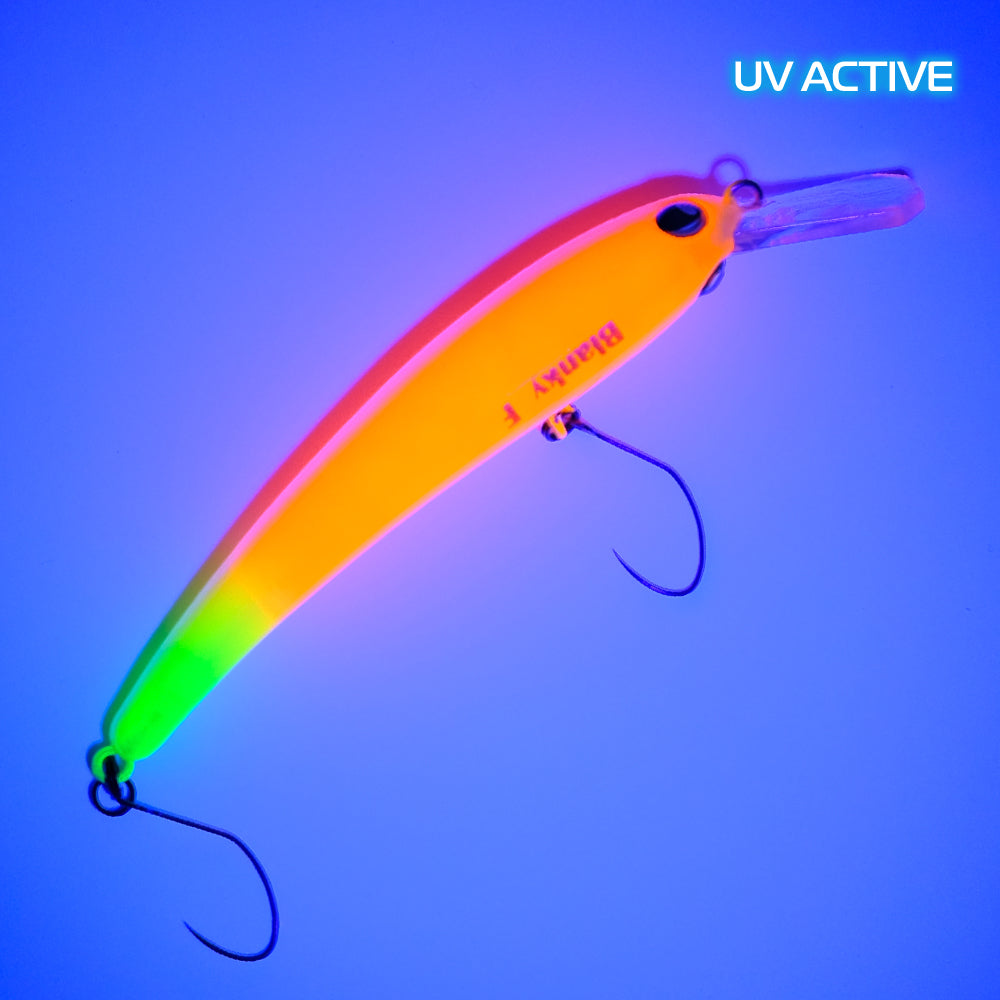 Rob Lure Blanky 65F FA05 UV Wobbler mit leuchtender Oberfläche und einzigartigem Design für Angeln in klaren Seen.