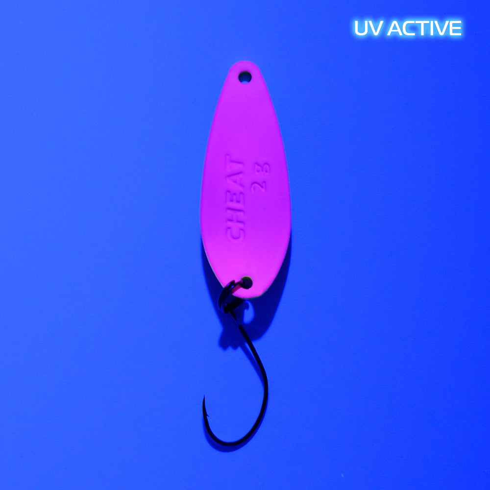 Fangenswert CHEAT 2.0 g Löffel mit UV-Design, Blick auf die Rückseite, hochwertiges Angelzubehör von Fangenswert