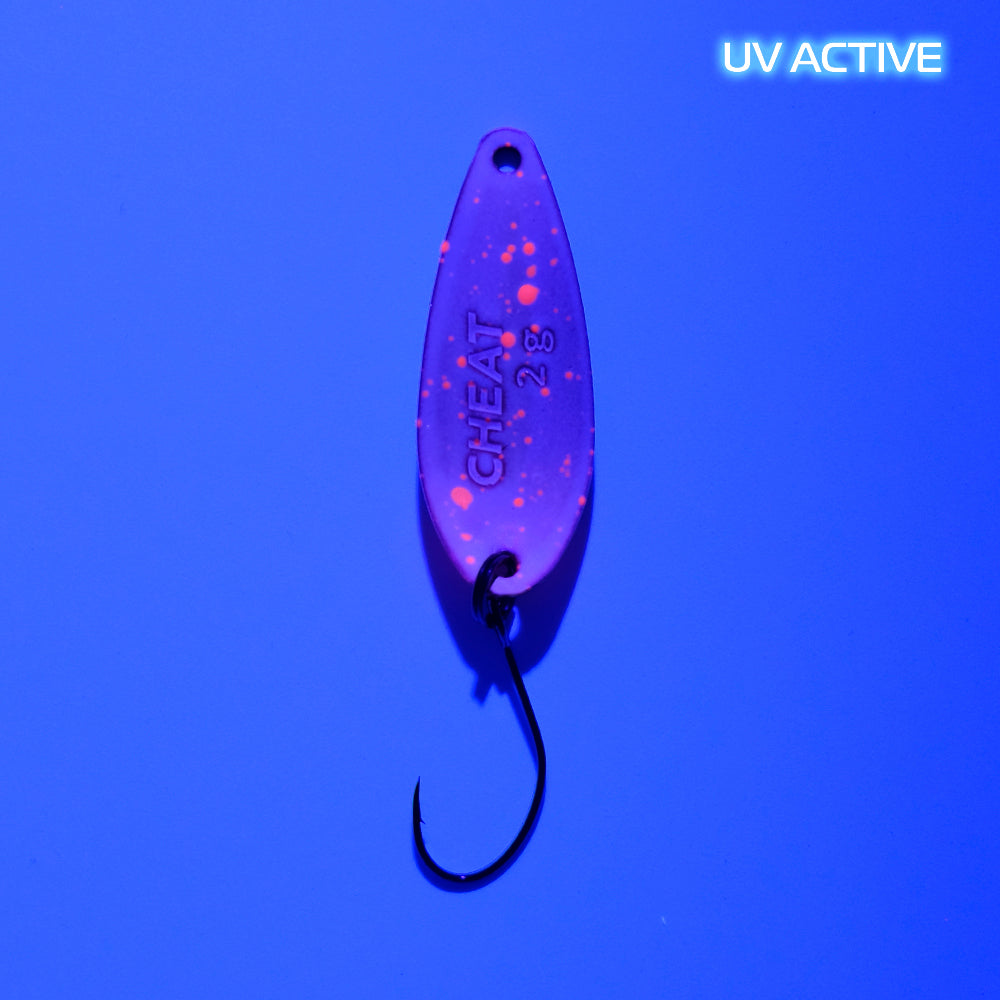 Fangenswert CHEAT 2.0 g EA08 spoon with vibrant UV back design, showcasing intricate details and color patterns.