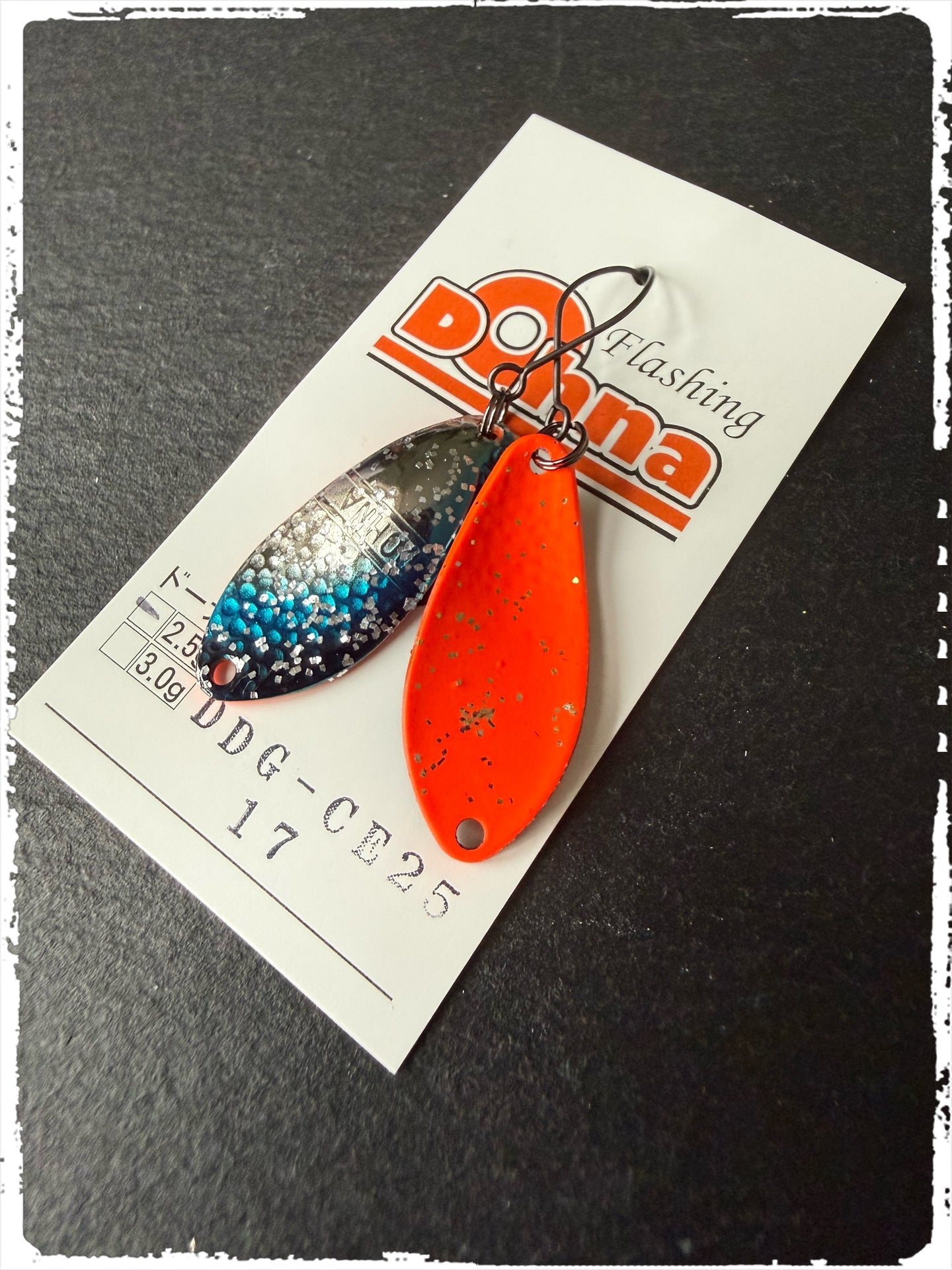 Angler´z System Antem Dohna DDG-CE25 #17 Angelwobbler, silberfarben, mit Haken, detailreiche Fischangel-Löffelaufnahme