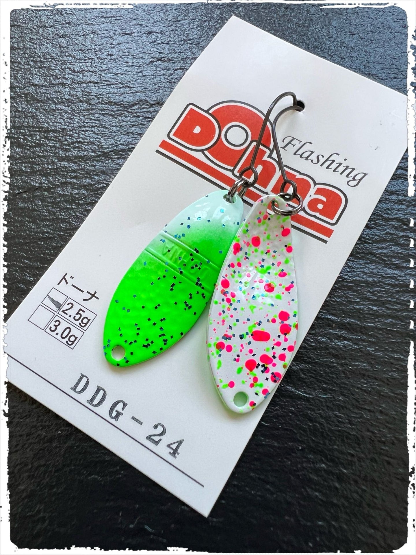 Spaten vom Angler´z System Antem Dohna, Modell DDG 2022-24, mit schwarzer Griff und Metallspitze auf weißem Hintergrund