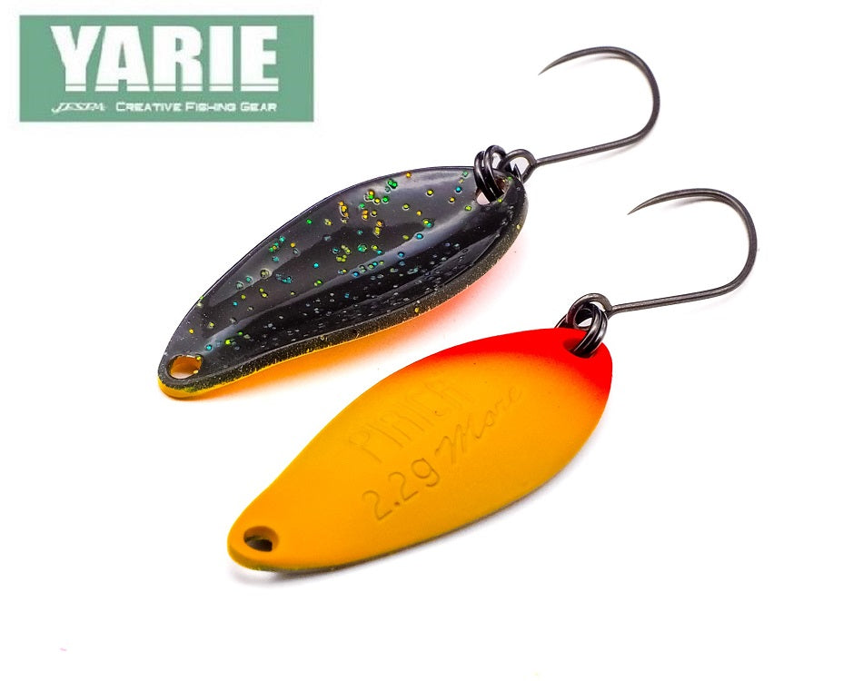 Löffel Yarie PIRICA E81 aus Edelstahl mit eleganter, schlichter Form und polierter Oberfläche.