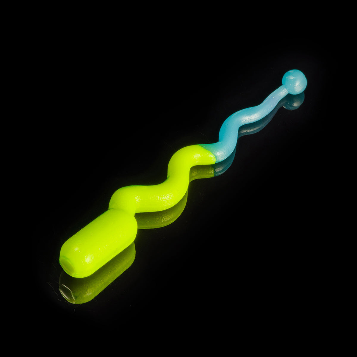 Soorex Pro Twitcher 68mm Gummiköder in vibrant colors, showcasing its realistic design and detailed texture for fishing.