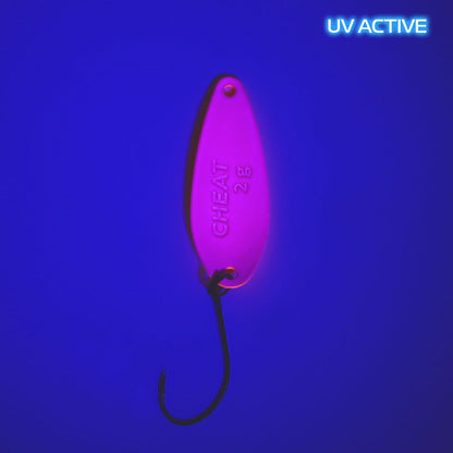 Fangenswert CHEAT 2.0 g Löffel von hinten, mit UV-Design auf der Rückseite, hochwertiges Angelzubehör