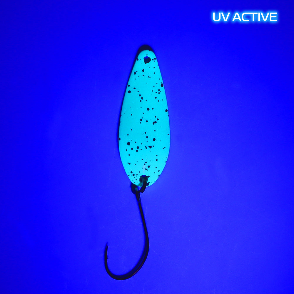 Fangenswert CHEAT 2.0 Löffel, Frontansicht in UV-Licht, aus hochwertigem Fangenswert Material, detailreiche Oberfläche