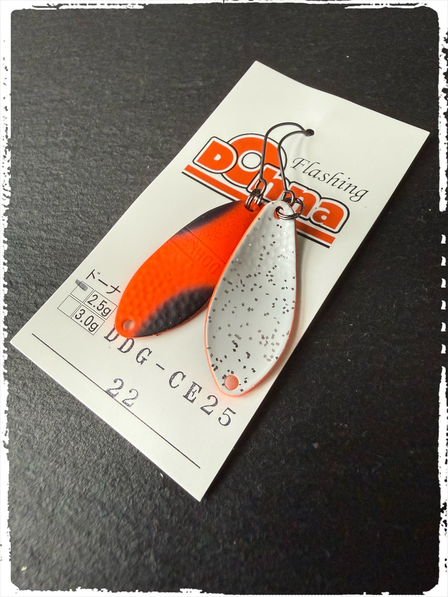 Silberner Angler´z System Antem Dohna Spoon DDG-CE25 #22, Angelköder mit glänzender Oberfläche, detaillierte Gestaltung sichtbar