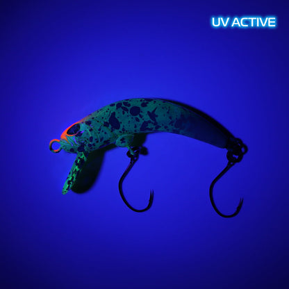 Fangenswert FAGO 40S EA06 UV Aktiv Wobbler für Forellen, detailreiche Ansicht des Fischköders mit UV-Effekt