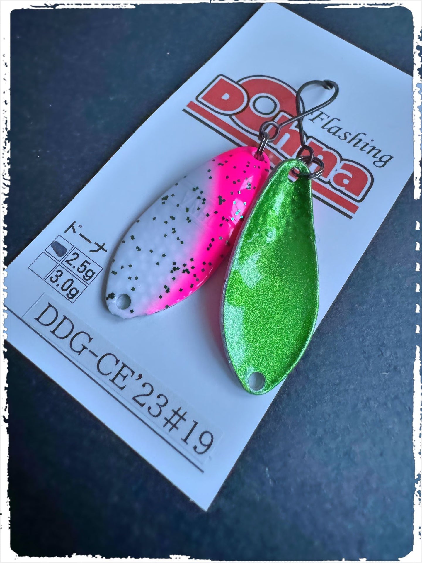 Angler´z System Antem Dohna DDG-CE23 #19 Angelblei, silberfarben, mit spoon-Form, auf Angelrute liegend