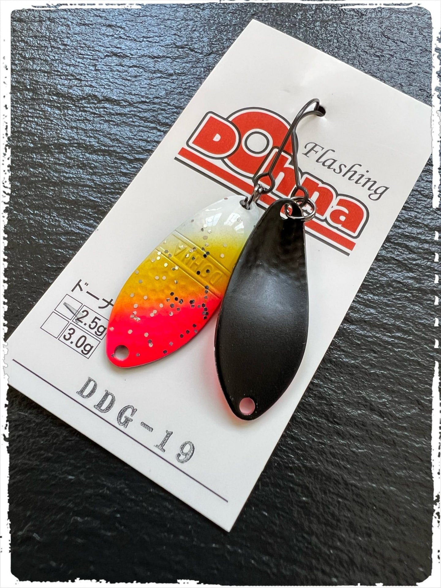 Silberner Angler´z System Antem Dohna Spoon mit schimmernder Oberfläche, ideal für Angelangeln, abgebildet in Nahaufnahme.