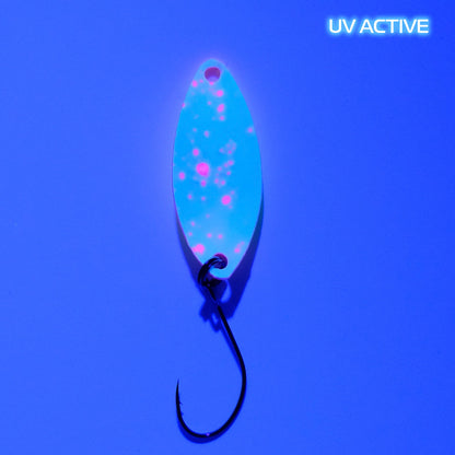 Fangenswert MIC 1.3 g EA03 Glow Löffel mit UV-aktivem Leuchteffekt, dunkle Rückseite, langlebiges Angelzubehör