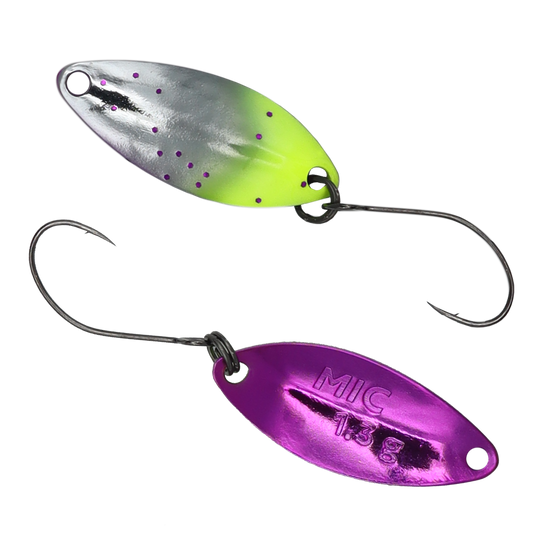 Fangenswert MIC 1.3 g EA16 Löffel, detailreiche Nahaufnahme des Angelhaken-Designs auf silbernem Metall.