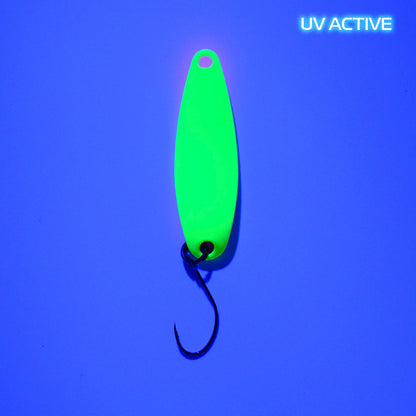 Fangenswert RAFFT 4.6 g EA01 spoon lure in UV finish, showcasing its vibrant colors and detailed design.