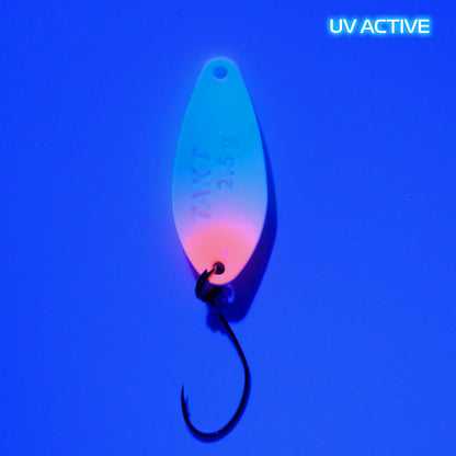 Fangenswert TAKT 2.5g EA04 glow spoon with a vibrant UV finish, showcasing its unique design and color pattern.