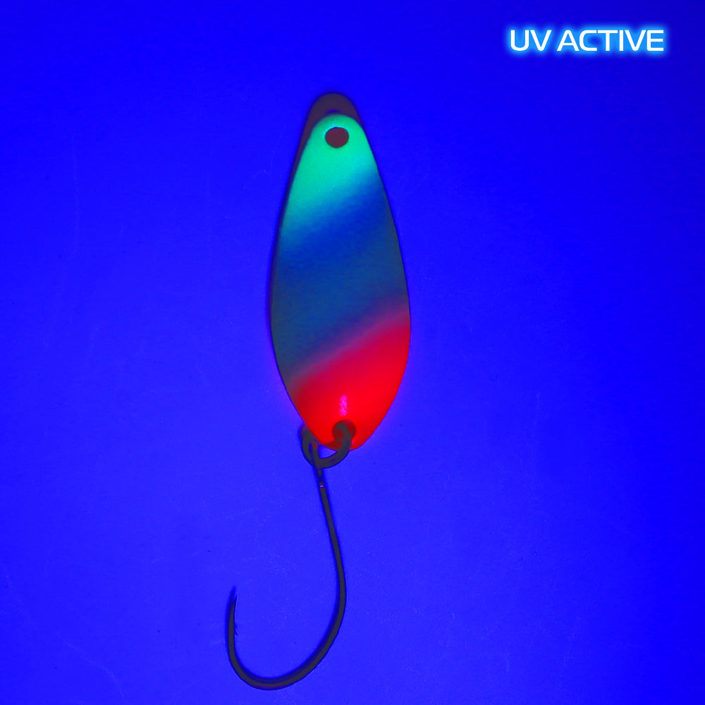 Fangenswert TAKT 2,5 g Löffel, frontansicht, mit UV-licht beleuchtet, für Angelzubehör und Köder.