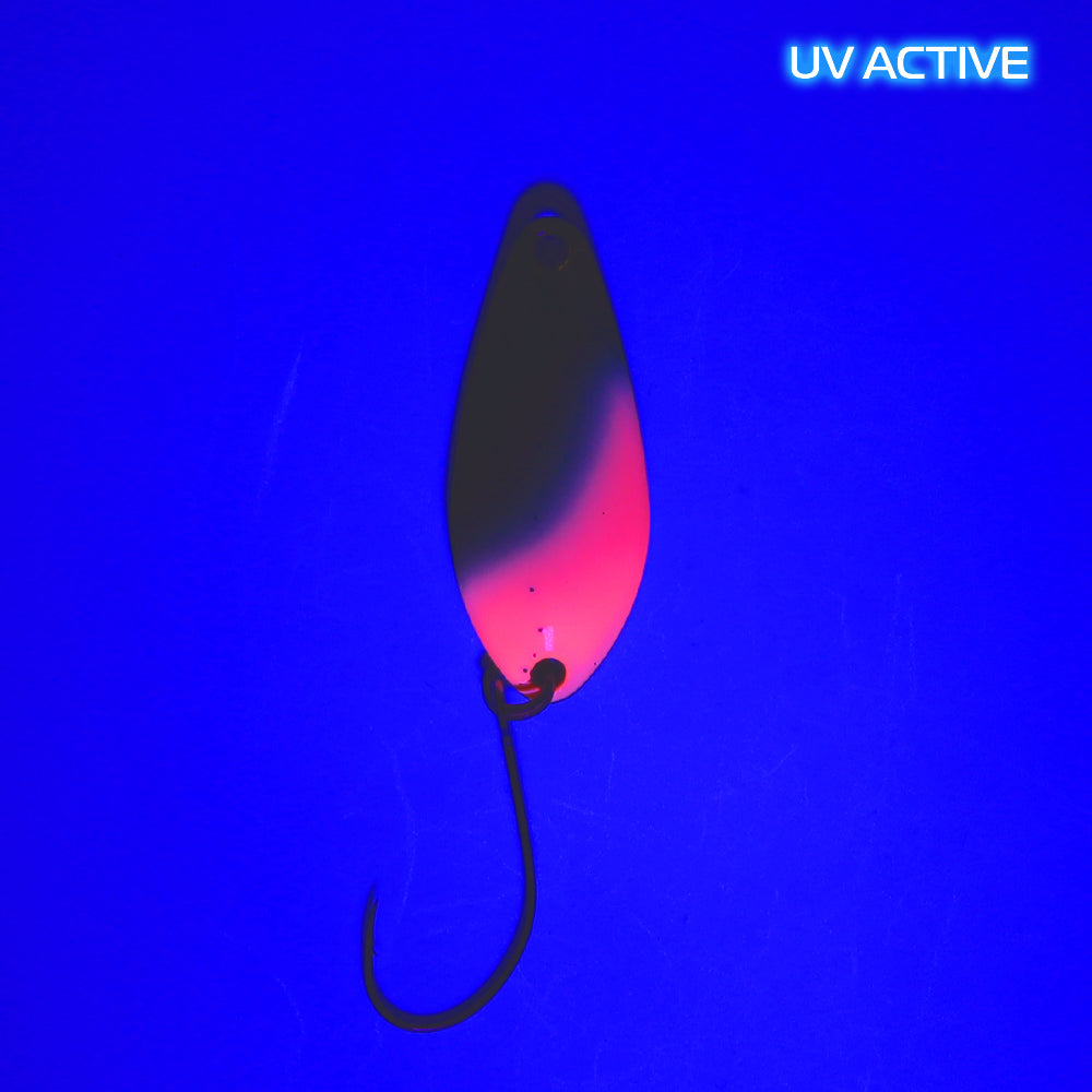 Fangenswert TAKT 2,5 g Löffel, frontansicht mit UV-Licht, langlebiges Angelzubehör für präzises Angeln