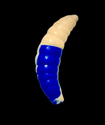 Soorex Pro Maggot 42mm Gummiköder in vibrant colors, showcasing its lifelike design for effective fishing.