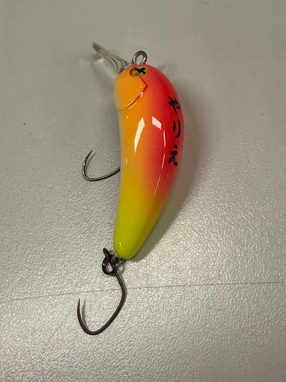 Yarie Goat GER04 Floating Wobbler, detailreiche Angelköder mit schimmernder Oberfläche, ideal für Forellen und Raubfische